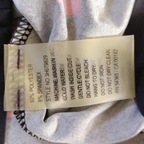 Peter NYGARD Tee shirt. - Picture 7 of 10